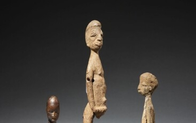 Trois statuettes Lobi Burkina Faso Bois H.... - Lot 5 - Binoche et Giquello