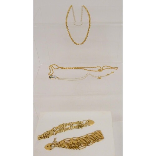 Two 9ct gold gate bracelets and three necklets, 34g.