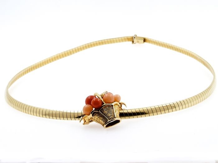 Van Cleef & Arpels - 18 kt. Yellow gold - Necklace with pendant corals
