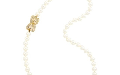 Van Cleef & Arpels Cultured Pearl Necklace with Gold and Diamond Heart Clasp