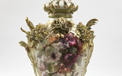 Vase pot-pourri - KPM Berlin, vers 1900 Porcelaine. Décor en couleur et en or. Forme...