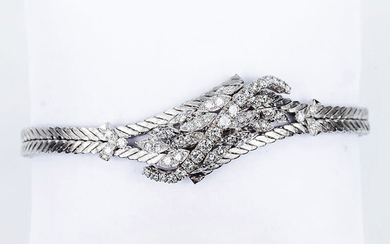 Vintage high jewelery bracelet in solid white gold setting,...