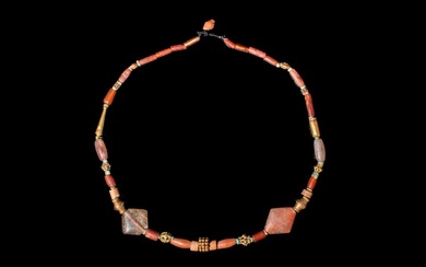 WESTERN ASIATIC CARNELIAN AND GOLD NECKLACE