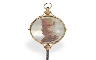 Watch key: extremely rare gold verge watch key with mother-of-pearl cameo, "Napoleon", ca. 1800