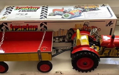 ZETOR Czech Tin Tractor and Trailer Wind up toy