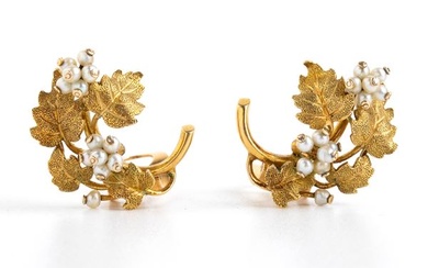 gold earrings with pearls, owned by Countess Paola Della Chiesa