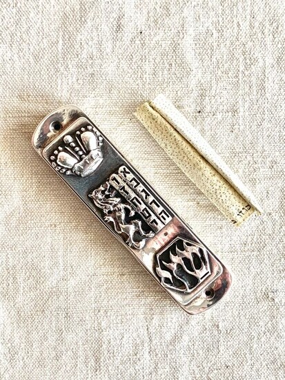 judaica - A museum Quality Jewish mezuzah with the original scroll on parchment- .999 silver - Henryk winograd - North America - Late 20th century