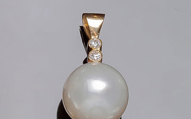 12 mm Australian pearl, in yellow gold pendant crowned...