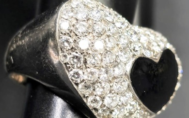18K Gold Diamond and Onyx Ring