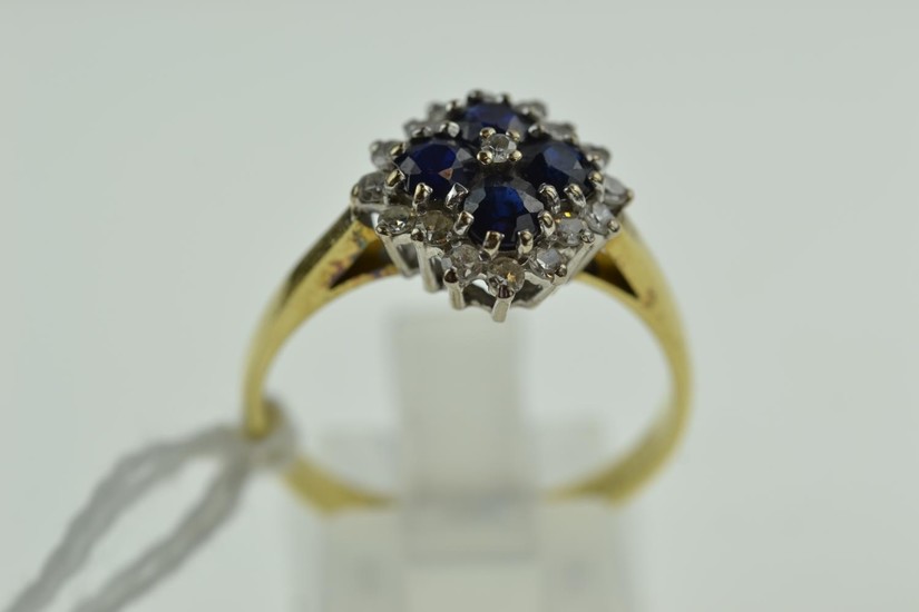 18ct gold, sapphire & diamond cluster ring, size T