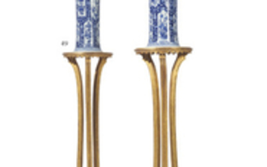 A PAIR OF ENGLISH GILTWOOD TORCHERES, 19TH/20TH CENTURY