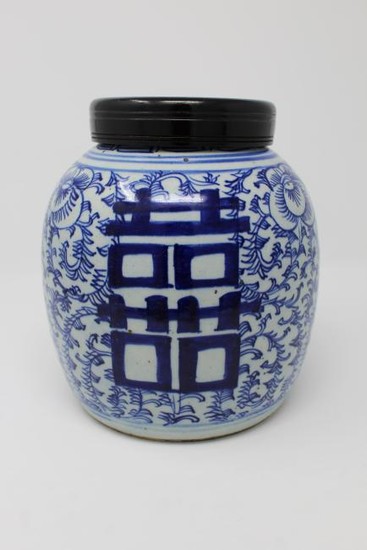 Antique Chinese Blue/White Ginger Jar