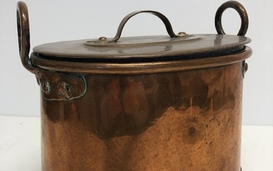 A 18th/19th century Danish copper cooking pot. H. 25. W. 25. D. 20 cm.