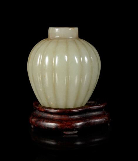 A Chinese Celadon Jade Snuff Bottle