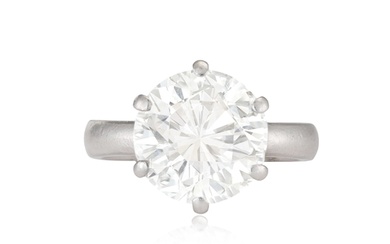 A DIAMOND SINGLE-STONE RING The brilliant-cut diamond weigh...