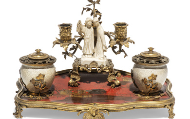 A FRENCH ORMOLU-MOUNTED CHINESE LACQUER AND CHINESE PORCELAIN TWIN-BRANCH ENCRIER 19TH CENTURY, INCORPORATING 18TH CENTURY ELEMENTS