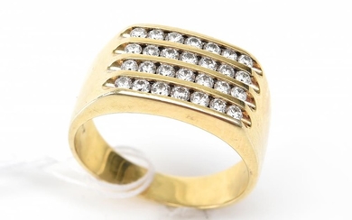 A GENTS DIAMOND SET BAND, TOTALLING AN ESTIMATED 1.0CTS IN 10CT GOLD