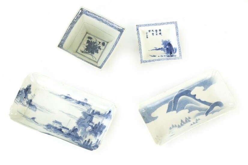 A GROUP OF FOUR ORIENTAL BLUE AND WHITE PORCELAIN