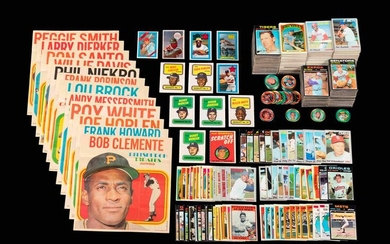 A Group of Over 1,000 Early 1970s Topps Baseball Cards