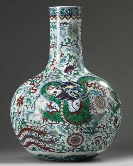 A LARGE CHINESE DOUCAI 'DRAGON AND PHOENIX' VASE