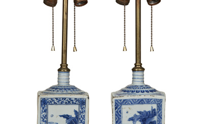 A PAIR OF CHINESE BLUE AND WHITE PORCELAIN BOTTLES, MOUNTED...