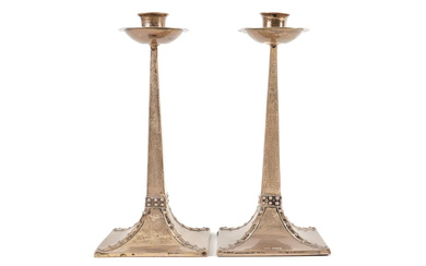 A PAIR OF SILVER TABLE CANDLESTICKS (2)