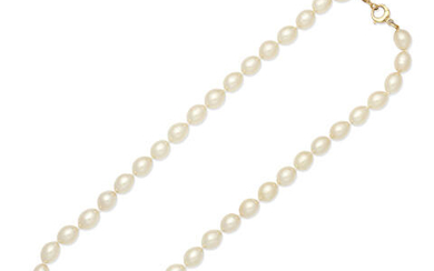 A SIMULATED PEARL NECKLACE Chanel, Collection 23, Fall/Winter 1990