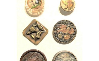 A SMALL CARD OF ASSORTED DIV 1 & 3 ANIMAL BUTTONS