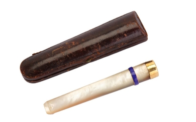 A cased George VI 18 carat gold and enamel mounted mother of pearl cheroot / cigarette holder, Birmi
