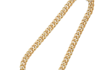 A diamond curb link chain