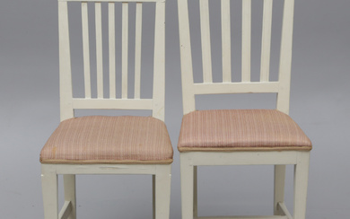 A set of 2 late Gustavian chairs, ca 1800.