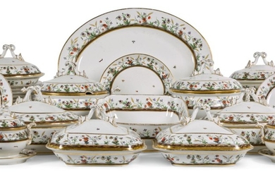 AN ENGLISH AND FRENCH PORCELAIN COMPOSITE PART DINNER SERVICE, CIRCA 1810