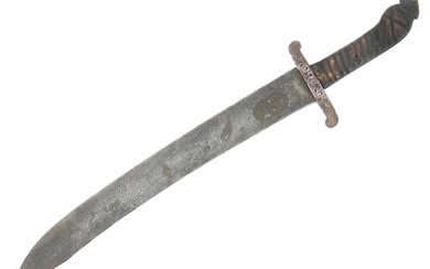 ANTIQUE NORTH AFRICAN CEREMONIAL DAGGER WITH ETCHING