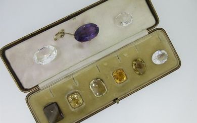 An amethyst brooch and a quantity of loose large