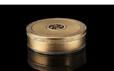 An enamelled guilloché gold box ciphered RPCC (d. cm 5; h. cm 1,4) (g 31,50 ca) (minor defects)