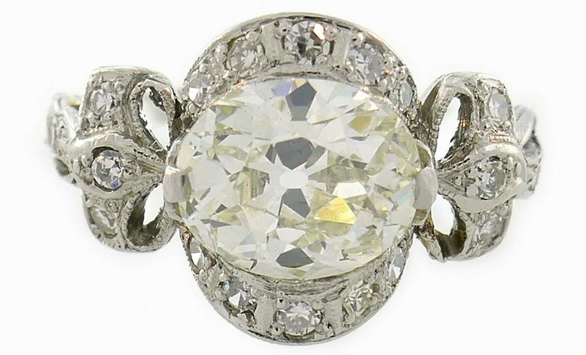 Art Deco Diamond Platinum RING 2.27 cts TW