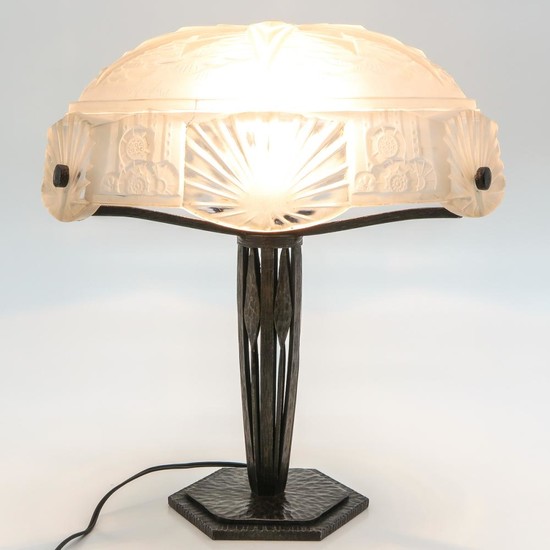 Art Nouveau Signed Muller Freres Table lamp