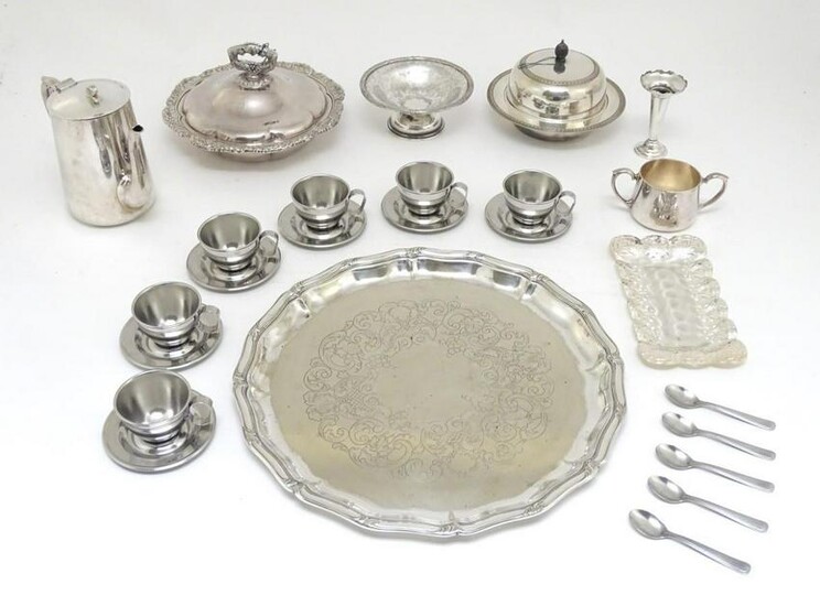 Assorted silver plated wares, to include serving dish
