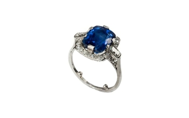 Sapphire ring (+/ 4.5 ct)