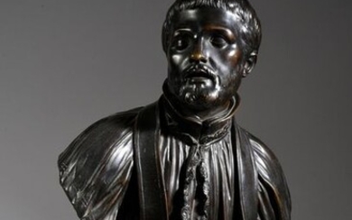 Bust in patinated bronze depicting St. Francis Xavier, head slightly turned to the right, wearing the ratchet and stole around his neck.
