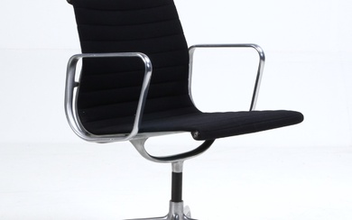 Charles Eames for Herman Miller. Armchair / conference chair, model EA-108