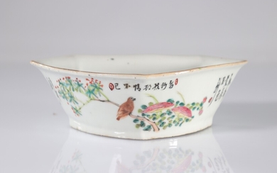 Chine coupe en porcelaine à décor d'oiseaux travail d'artiste