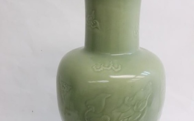 Chinese 18th century celadon vase, Qianlong period