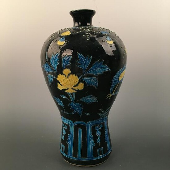 Chinese Fa Hua Ci Meiping Vase