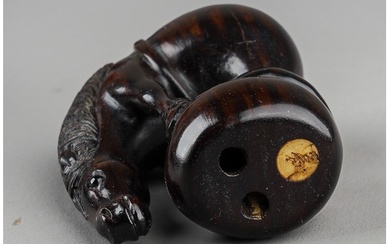 Collection of Japanese netsuke etc. to include some with sig...