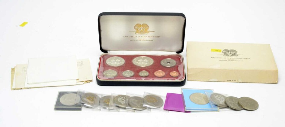 Collectors' coins including a proof set of Papua New Guinea coins.