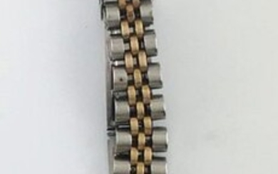 Debris from ladies' watch bracelet in gold and steel signed on the Rolex Oyster Perpetual Date dial, date window at 3 o'clock, bracelet with folding clasp (accidental wear and tear)