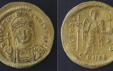 Empire Byzantin – Justinien Ier (527-565) Solidus A : Buste de face de Justinien Ier...