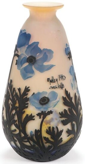 FINE MULLER FRES FRENCH CAMEO GLASS VASE, C. 1910