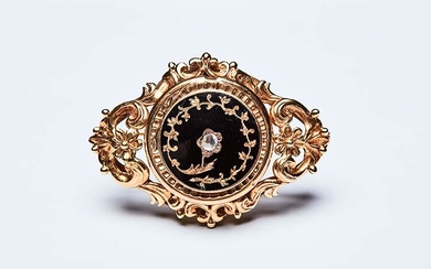GOLD AND ONYX BROOCH Handcrafted brooch made in Italy in...